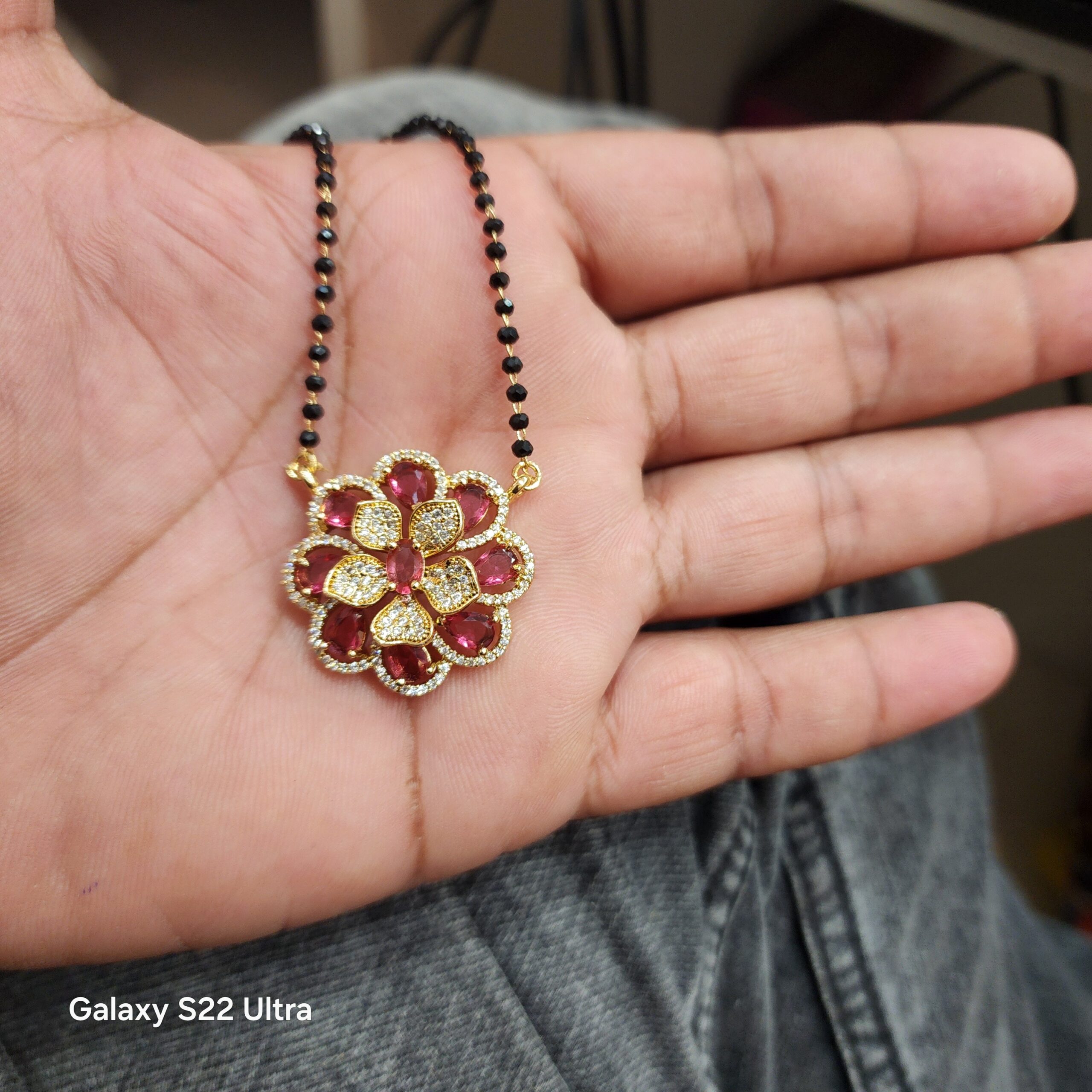 Short Black Beeds - Image 4